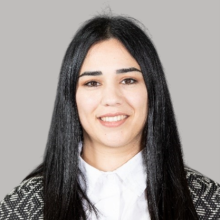 معلمة صف لغة عربية