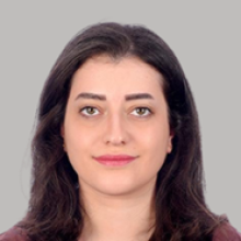 معلمة صف لغة عربية