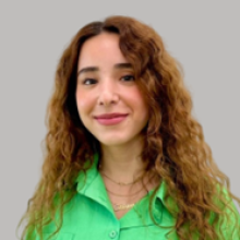 معلمة روضة لغة إنكليزية